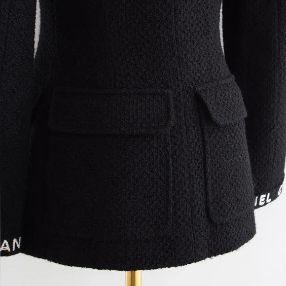 Chanel Vintage F/W 1995 Black White Logo Tweed 95A Jacket - Picture 13 of 16